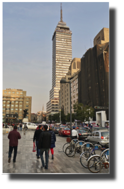Torre Latinoamericana, Av. Juárez DSC02115.jpg Torre Latinoamericana, Av. Juárez DSC02115.jpg