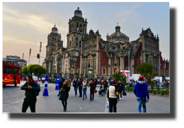 to the left: Catedral Metropolitana de México. To the right: Sagrario Metropolitana and  Plaza de la Constitución - El Zocalo DSC02141.jpg