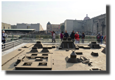 Model of the Temples of Tenochtitlan, and the ruins of part of teple area DSC02163.jpg Model of the Temples of Tenochtitlan, and the ruins of part of teple area DSC02163.jpg