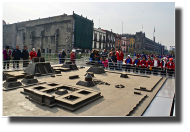 Model of the Temples of Tenochtitlan, and the ruins of part of teple area DSC02164.jpg Model of the Temples of Tenochtitlan, and the ruins of part of teple area DSC02164.jpg