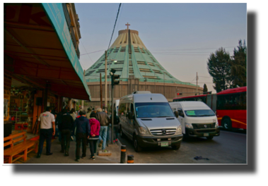 Basilica de Guadalupe DSC02259.jpg