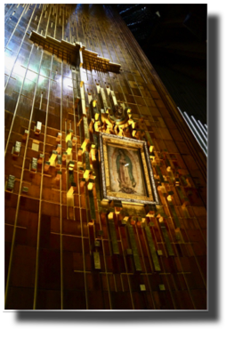 Basilica de Guadalupe DSC02262.jpg Basilica de Guadalupe DSC02262.jpg