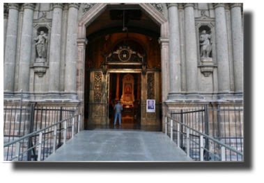 Old Basilica de GuadalupeDSC02282.jpg Old Basilica de GuadalupeDSC02282.jpg