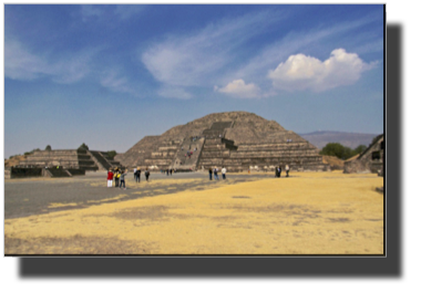 Teotihuancan the moon pyramid DSC02205.jpg Teotihuancan the moon pyramid DSC02205.jpg
