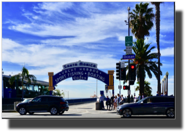 Entrance to the Pier onSanta Monica Beach DSC02748.jpg Entrance to the Pier onSanta Monica Beach DSC02748.jpg