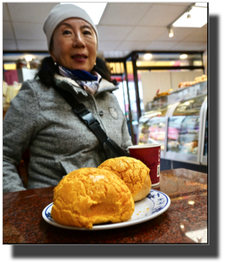 Amrerican 菠萝包 bo luo bao is biiig DSC02577.jpg Amrerican 菠萝包 bo luo bao is biiig DSC02577.jpg