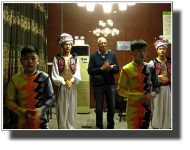 Dream like Lijiang - Ballet & Acrobatics - The performers and a onloooker IMG_4604.jpg