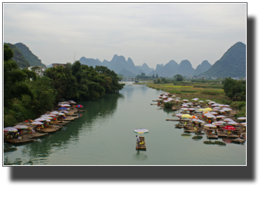 The turists are gone. The river is calm again. DSC03422.jpg