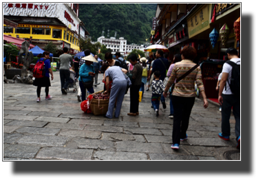 Yangshuo - Pedestrian area DSC03380.jpg