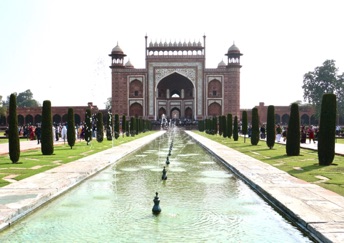 The gate seen from the inner courtyard DSC08461.jpg The gate seen from the inner courtyard DSC08461.jpg