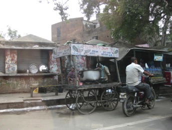 On the road to Agra IMG_4697.jpg On the road to Agra IMG_4697.jpg