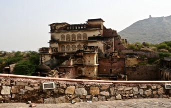 Outside The Amber Fort DSC08611.jpg