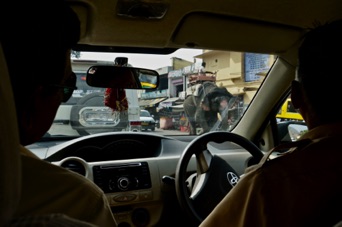 On the road through Jaipur DSC08613.jpg On the road through Jaipur DSC08613.jpg