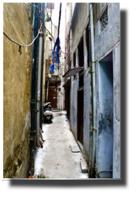 In an incidental back alley DSC08451.jpg In an incidental back alley DSC08451.jpg