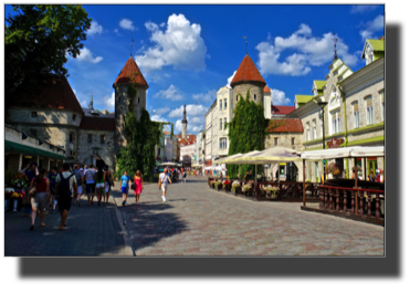 Entrance to Old Town of Tallinn DSC00842.jpg Entrance to Old Town of Tallinn DSC00842.jpg