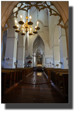 Inside St. Olaf's Church DSC01118.jpg