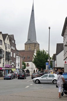 The church of st. Victor at the end of the street. DSC07316.jpg