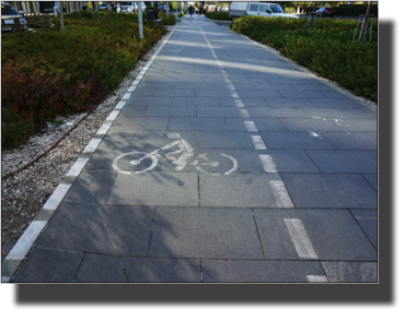 Divided sidewalks in Nur-Sultan
DSC06000.JPG