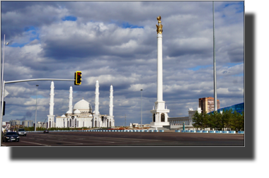 Hazret Sultan Mosque and the Kazakh Eli monument
DSC06019.JPG Hazret Sultan Mosque and the Kazakh Eli monument
DSC06019.JPG