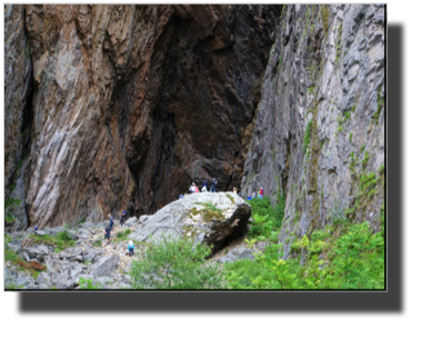 The cavity to southwest DSC03586.jpg The cavity to southwest DSC03586.jpg
