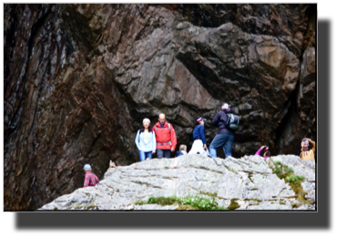 In The cavity to southwest DSC03587.jpg In The cavity to southwest DSC03587.jpg