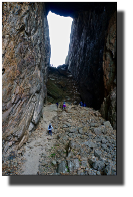 The path through the cave DSC03592.jpg