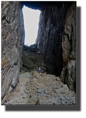 The path through the cave DSC03593.jpg The path through the cave DSC03593.jpg