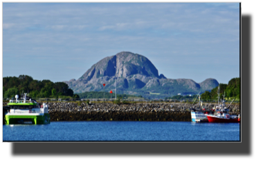 Torghatten DSC03621.jpg Torghatten DSC03621.jpg