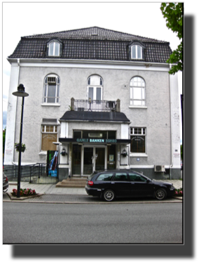 The old Bank building IMG_2261.jpg The old Bank building IMG_2261.jpg