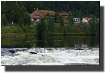 Lågen trough Kongsberg DSC00805.jpg