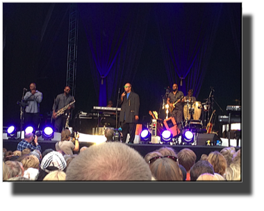 Stevie Wonder, Kirketorget Kongsberg 2014 IMG_0306.jpg Stevie Wonder, Kirketorget Kongsberg 2014 IMG_0306.jpg