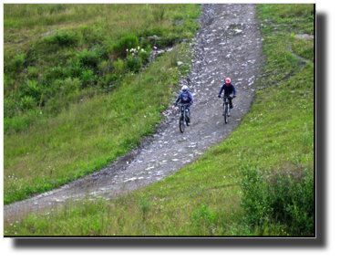 Sommer track for cyclists down the Tryvannskleiva MG_2806.jpg Sommer track for cyclists down the Tryvannskleiva MG_2806.jpg