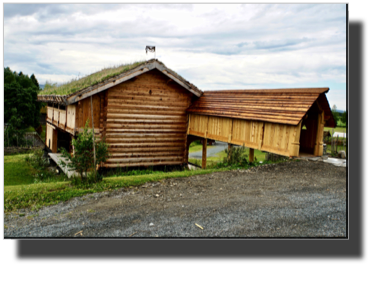 Folkemuseet - Bygning med bro og svalgang DSC03522.jpg