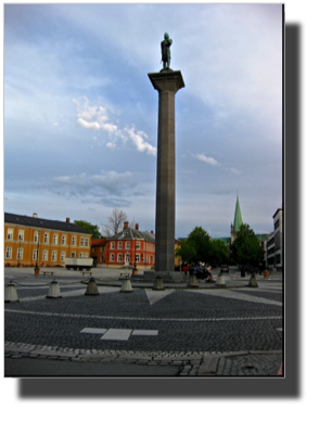 Olav Trygvason monument in the central plaza at Kongens gate IMG_1437.jpg