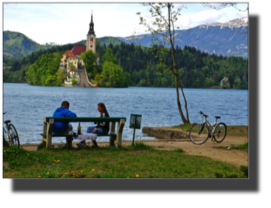 Lunch by the lakeside DSC02018.jpg Lunch by the lakeside DSC02018.jpg