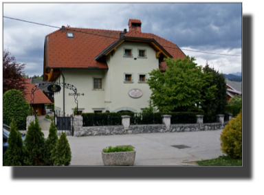 Grad Village DSC02157.jpg Grad Village DSC02157.jpg