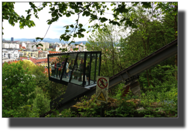 The funicular to Ljubljana Castle DSC02188.jpg The funicular to Ljubljana Castle DSC02188.jpg