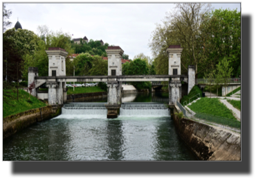 Downstream Ljubljanica DSC02263.jpg Downstream Ljubljanica DSC02263.jpg