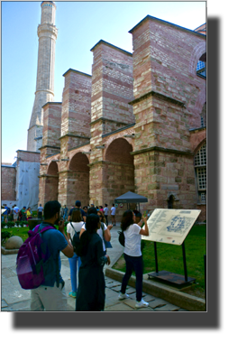 Ayasofya (Hagia Sophia)
DSC05490.JPG Ayasofya (Hagia Sophia)
DSC05490.JPG