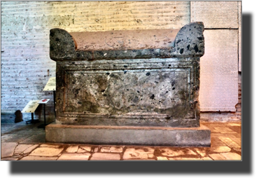 Ayasofya - Sarcophagus of Empress Eirene
DSC05545.JPG Ayasofya - Sarcophagus of Empress Eirene
DSC05545.JPG
