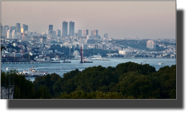 View across The Golden Horn at late afternoon.
DSC05607.JPG View across The Golden Horn at late afternoon.
DSC05607.JPG