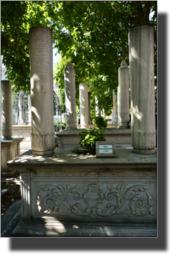 2.Abdülhamid Han Kabri,
Graveyard
DSC05913.JPG 2.Abdülhamid Han Kabri,
Graveyard
DSC05913.JPG