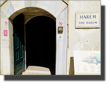 The Harem entrance
DSC05795.JPG The Harem entrance
DSC05795.JPG