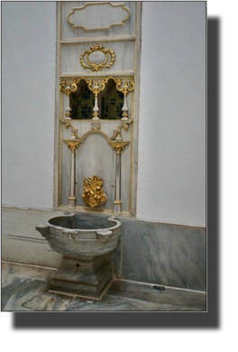Harem Bathroom and toilets
DSC05822.JPG Harem Bathroom and toilets
DSC05822.JPG