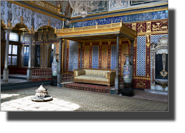 Imperial Hall with the Throne of the sultan
DSC05826.JPG Imperial Hall with the Throne of the sultan
DSC05826.JPG
